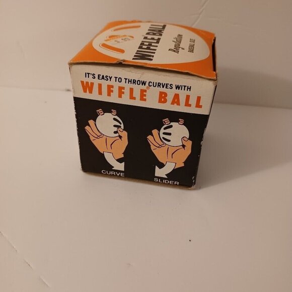 Wiffle Ball Original Regulation Baseball Size Curve Training Plastic Ball - Picture 2 of 4